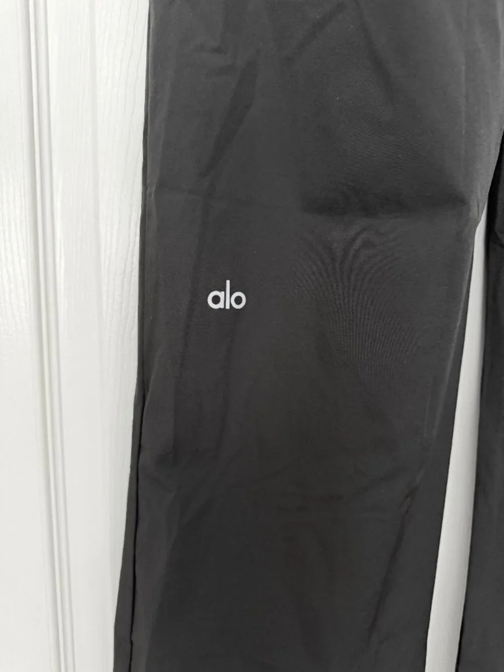 Alo Yoga Black Suit Up Pleated Wide-Leg Track Pants Sz S Minimalist Athlesure - Picture 5 of 6